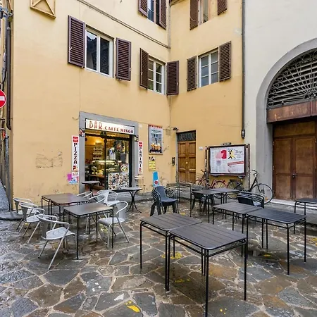 Tower 2 Apartman